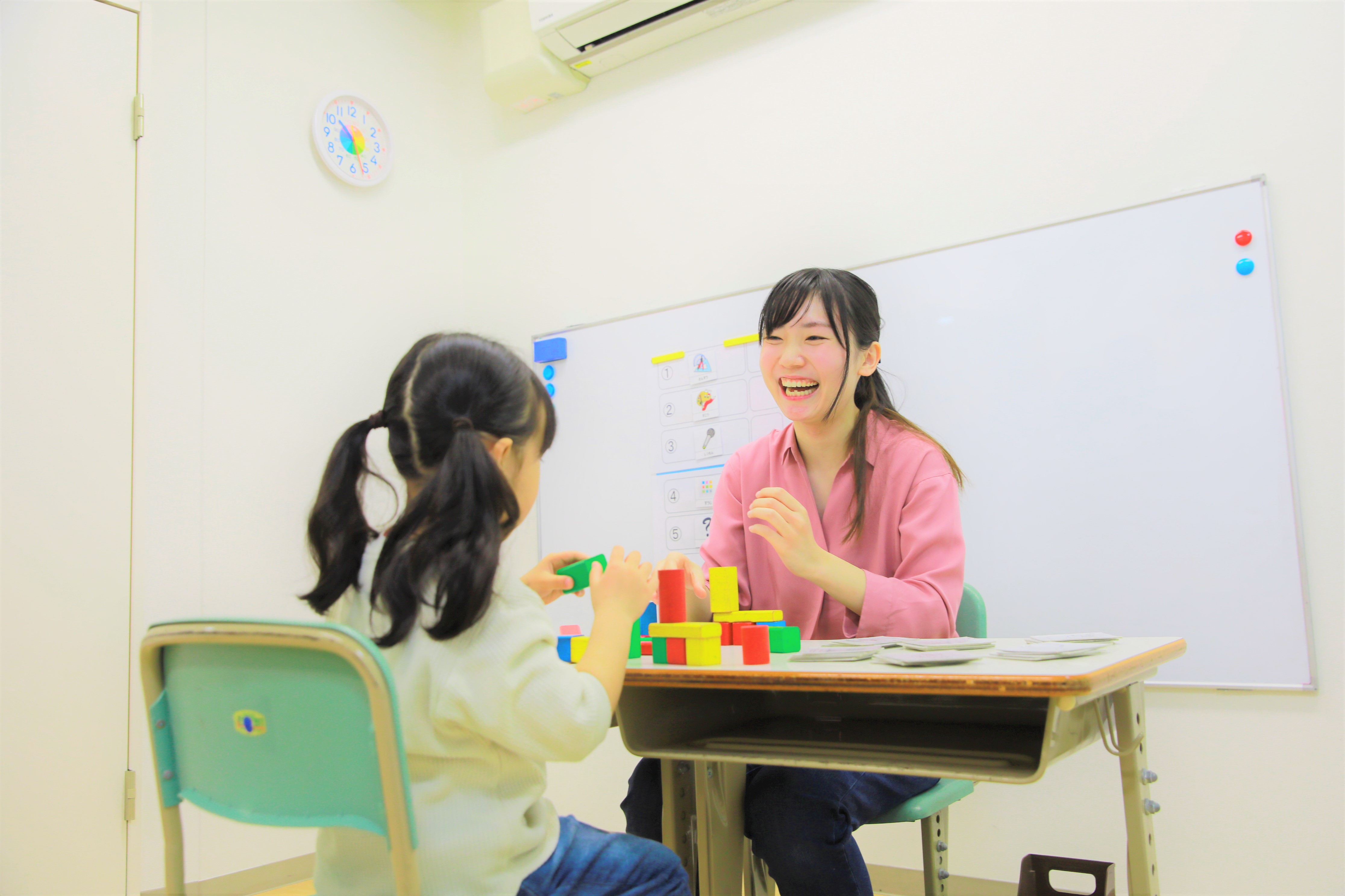 【心理士向け】LITALICOジュニア社員座談会｜社員のちがいに合わせた働き方をご紹介！ー正社員で副業しながら社内外で専門性を磨く働き方とは？ー